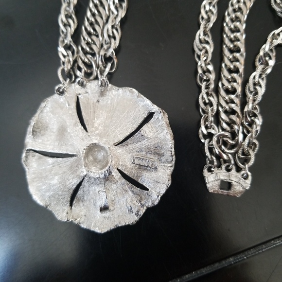 Silver Tone 3 Chain Neckless Marked TAN - Picture 4 of 8